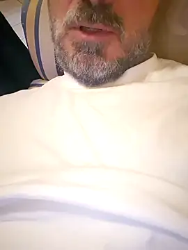 Snapshot of 1talianBeutifulCock chatting on 11-21-25, 01:21 1talianBeutifulCock online show from 11-21-25, 01:21