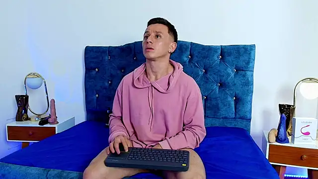 Andrewfalcon online show from 02-04-25, 03:36