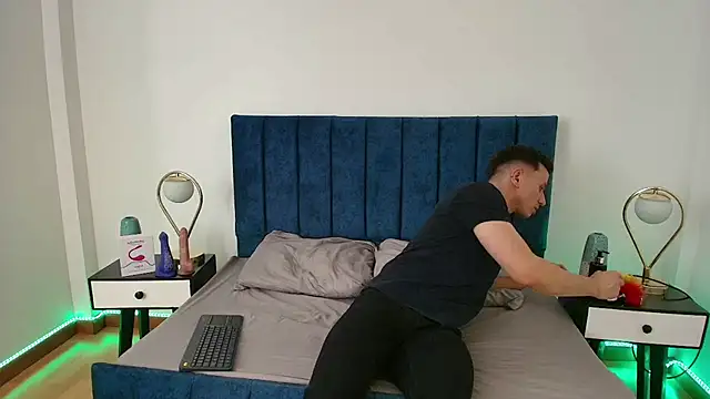 Andrewfalcon online show from 03-12-25, 07:17