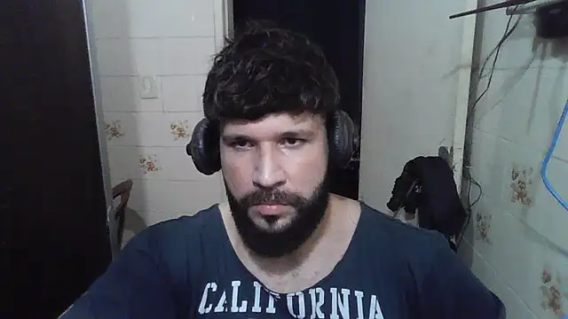 Snapshot of Cauan-t chatting on 01-12-25, 02:24 Cauan-t online show from 01-12-25, 02:24