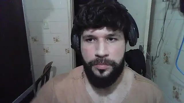 Snapshot of Cauan-t chatting on 01-13-25, 03:45 Cauan-t online show from 01-13-25, 03:45