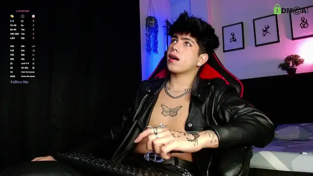 Snapshot of LyleBennett_ chatting on 03-27-26, 11:32 LyleBennett online show from 03-27-26, 11:32
