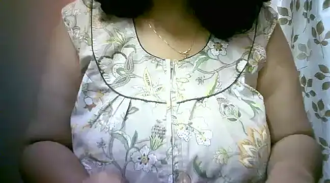 Snapshot of Riya_riyaa chatting on 12-12-24, 05:37 Riya riyaa online show from 12-12-24, 05:37