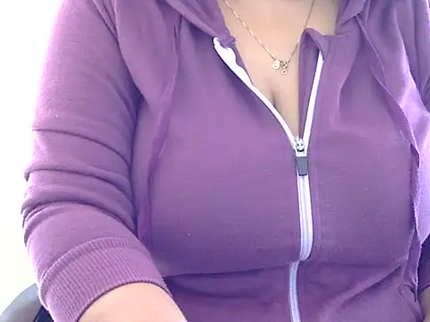 Snapshot of Riya_riyaa chatting on 12-20-24, 02:19 Riya riyaa online show from 12-20-24, 02:19