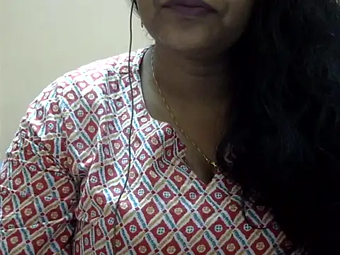 Snapshot of Riya_riyaa chatting on 11-08-25, 02:39 Riya riyaa online show from 11-08-25, 02:39