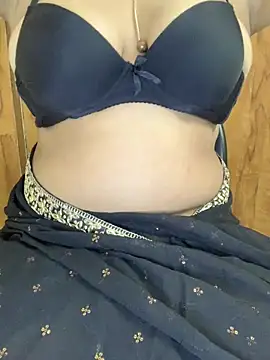 Snapshot of Doodhwaali chatting on 02-07-25, 07:17 Doodhwaali online show from 02-07-25, 07:17