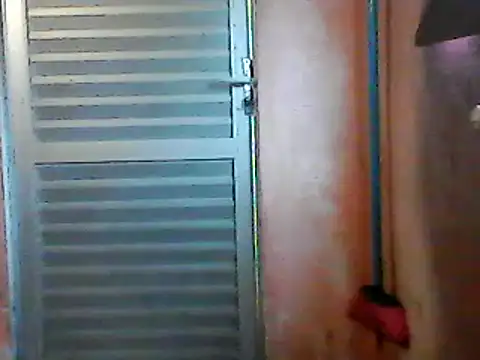 Snapshot of uelytom chatting on 12-20-24, 12:16 uelytom online show from 12-20-24, 12:16