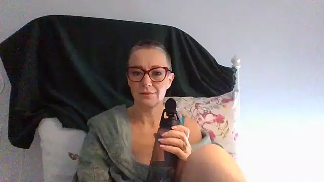 Snapshot of ELEGANT-ARIA36 chatting on 01-07-25, 05:43 ELEGANT-ARIA36 online show from 01-07-25, 05:43