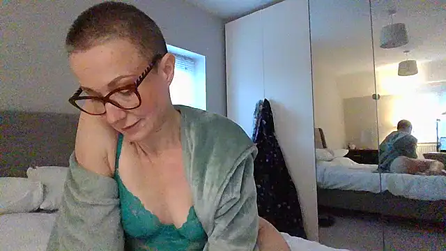 Snapshot of ELEGANT-ARIA36 chatting on 01-07-25, 08:45 ELEGANT-ARIA36 online show from 01-07-25, 08:45