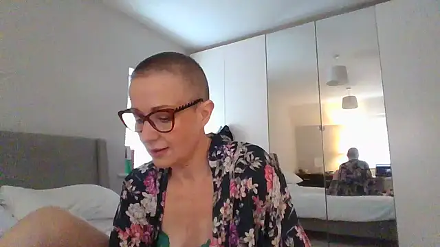 Snapshot of ELEGANT-ARIA36 chatting on 02-05-25, 09:46 ELEGANT-ARIA36 online show from 02-05-25, 09:46