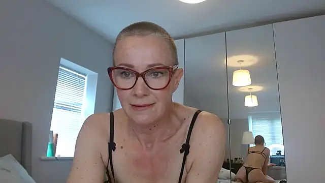 Snapshot of ELEGANT-ARIA36 chatting on 03-11-25, 11:44 ELEGANT-ARIA36 online show from 03-11-25, 11:44