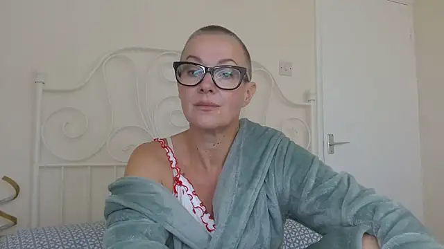 Snapshot of ELEGANT-ARIA36 chatting on 10-07-25, 12:35 ELEGANT-ARIA36 online show from 10-07-25, 12:35