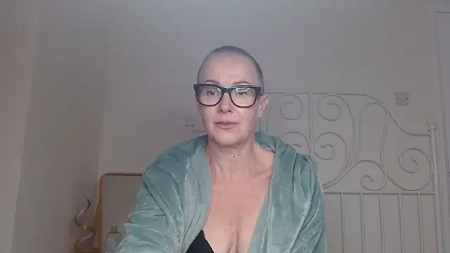 ELEGANT-ARIA36 online show from 01-18-26, 06:12