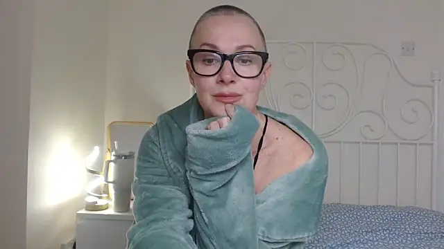 Snapshot of ELEGANT-ARIA36 chatting on 02-06-26, 05:16 ELEGANT-ARIA36 online show from 02-06-26, 05:16