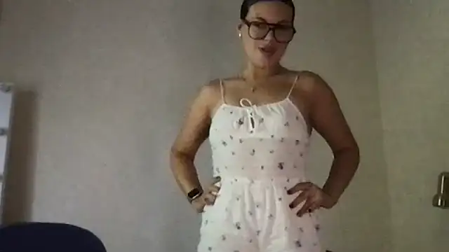 Snapshot of MoonriseGoddess chatting on 07-20-26, 10:39 MoonriseGoddess online show from 07-20-26, 10:39