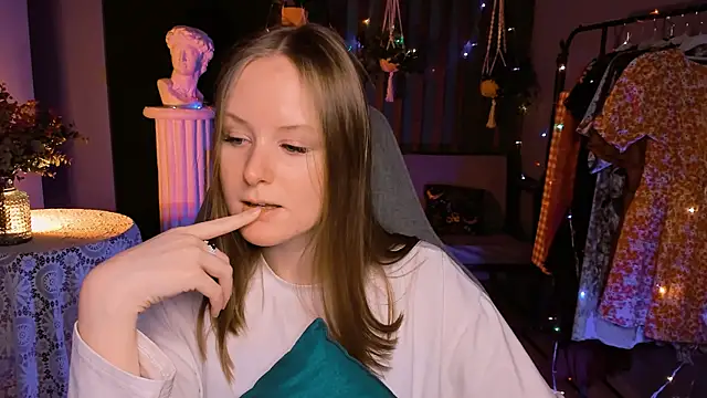 VivienLeeigh online show from 12-28-24, 01:06