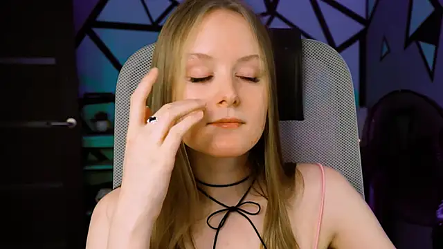 VivienLeeigh online show from 01-19-25, 03:21