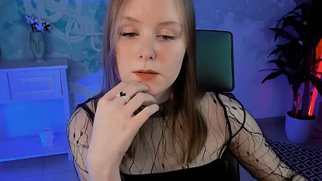 VivienLeeigh online show from 02-11-25, 04:24