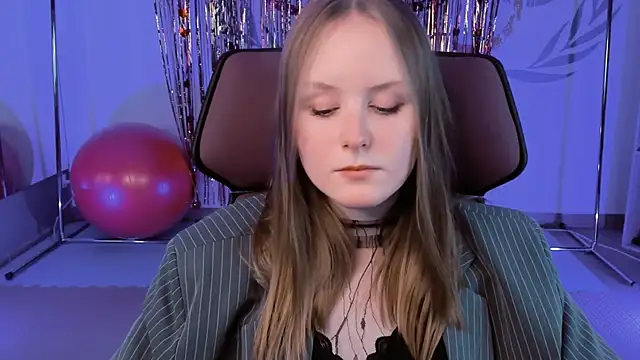 VivienLeeigh online show from 02-16-25, 03:16