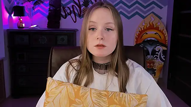 Snapshot of VivienLeeigh chatting on 03-02-25, 12:11 VivienLeeigh online show from 03-02-25, 12:11