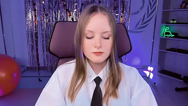 VivienLeeigh online show from 03-09-25, 06:21