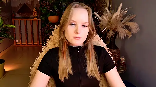 VivienLeeigh online show from 05-15-26, 05:47