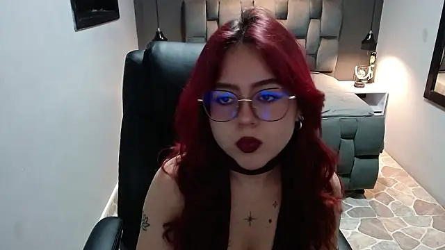 Snapshot of crimson_tati_ chatting on 12-03-24, 03:09 crimson tati online show from 12-03-24, 03:09