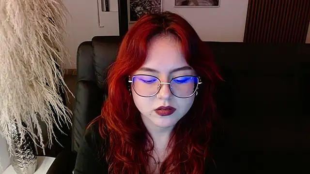 Snapshot of crimson_tati_ chatting on 12-06-24, 07:32 crimson tati online show from 12-06-24, 07:32