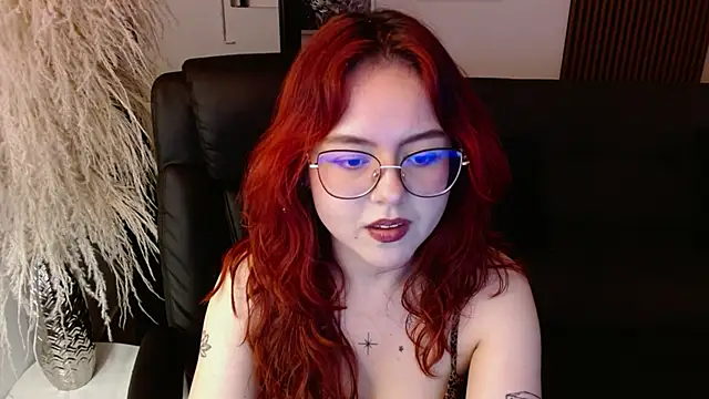 Snapshot of crimson_tati_ chatting on 12-06-24, 10:38 crimson tati online show from 12-06-24, 10:38