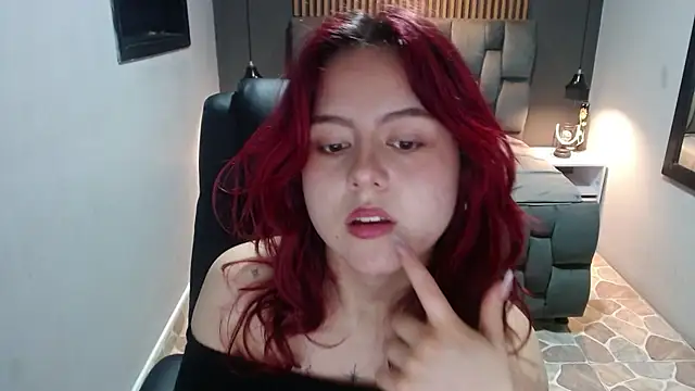 Snapshot of crimson_tati_ chatting on 12-07-24, 03:25 crimson tati online show from 12-07-24, 03:25