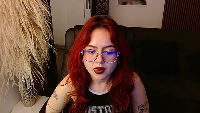 Snapshot of crimson_tati_ chatting on 12-10-24, 08:51 crimson tati online show from 12-10-24, 08:51