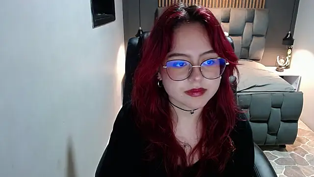 Snapshot of crimson_tati_ chatting on 12-11-24, 09:09 crimson tati online show from 12-11-24, 09:09