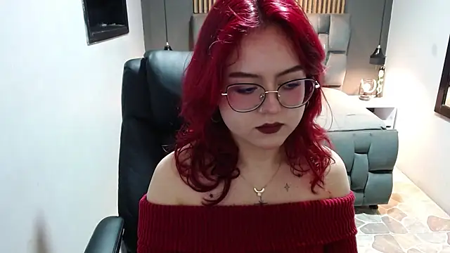 Snapshot of crimson_tati_ chatting on 12-30-24, 09:19 crimson tati online show from 12-30-24, 09:19