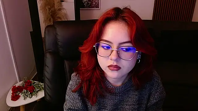 Snapshot of crimson_tati_ chatting on 02-25-25, 03:20 crimson tati online show from 02-25-25, 03:20