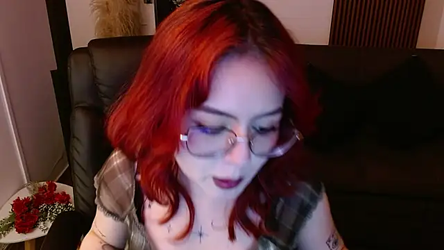 Snapshot of crimson_tati_ chatting on 03-01-25, 06:24 crimson tati online show from 03-01-25, 06:24