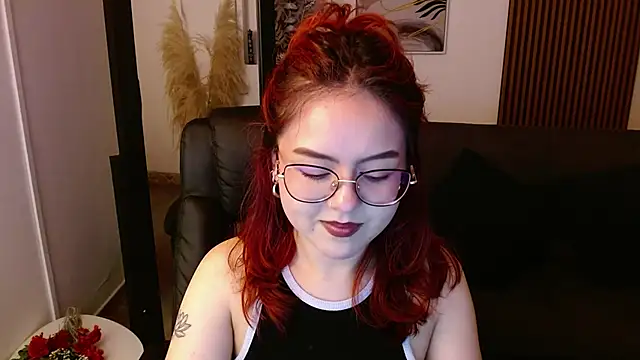 Snapshot of crimson_tati_ chatting on 03-02-25, 07:10 crimson tati online show from 03-02-25, 07:10