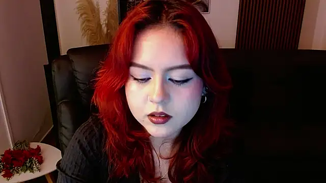 Snapshot of crimson_tati_ chatting on 03-06-25, 03:46 crimson tati online show from 03-06-25, 03:46