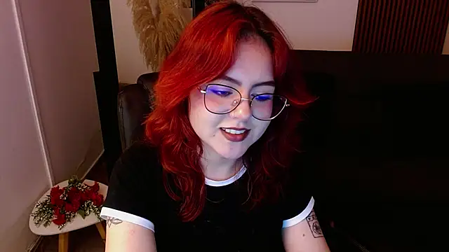 Snapshot of crimson_tati_ chatting on 03-07-25, 10:13 crimson tati online show from 03-07-25, 10:13