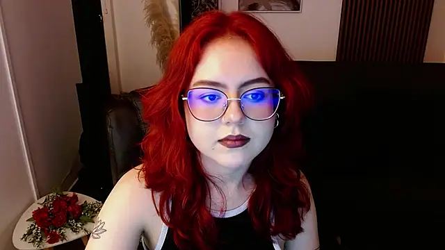 Snapshot of crimson_tati_ chatting on 03-08-25, 08:11 crimson tati online show from 03-08-25, 08:11