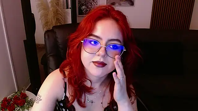 Snapshot of crimson_tati_ chatting on 03-12-25, 07:35 crimson tati online show from 03-12-25, 07:35