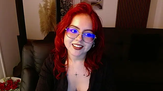 Snapshot of crimson_tati_ chatting on 03-13-25, 10:15 crimson tati online show from 03-13-25, 10:15