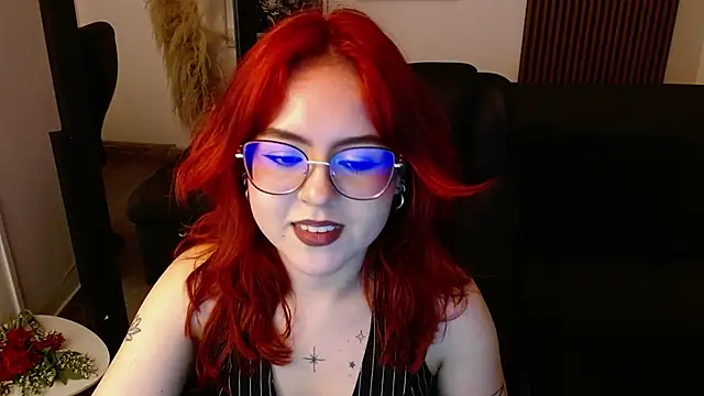 Snapshot of crimson_tati_ chatting on 03-14-25, 07:37 crimson tati online show from 03-14-25, 07:37