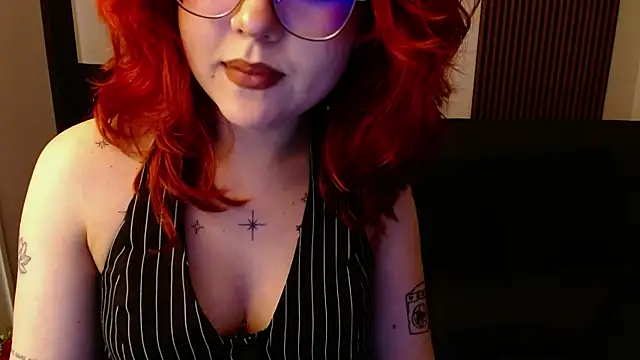 Snapshot of crimson_tati_ chatting on 03-15-25, 04:02 crimson tati online show from 03-15-25, 04:02