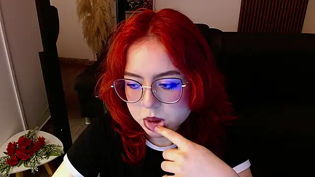 Snapshot of crimson_tati_ chatting on 03-18-25, 04:04 crimson tati online show from 03-18-25, 04:04