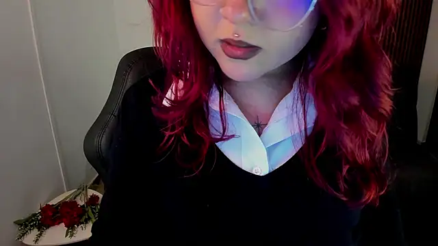 Snapshot of crimson_tati_ chatting on 09-12-25, 05:29 crimson tati online show from 09-12-25, 05:29