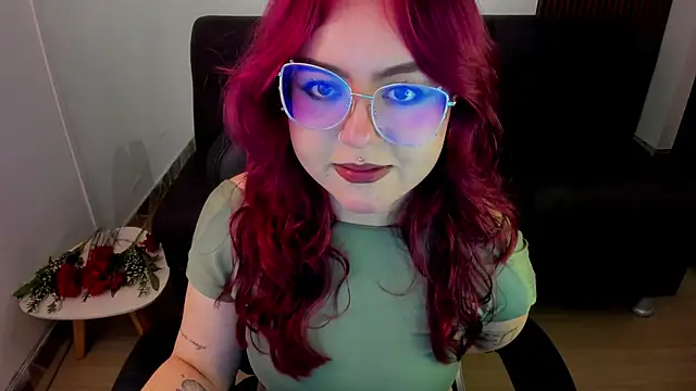 Snapshot of crimson_tati_ chatting on 09-13-25, 06:35 crimson tati online show from 09-13-25, 06:35