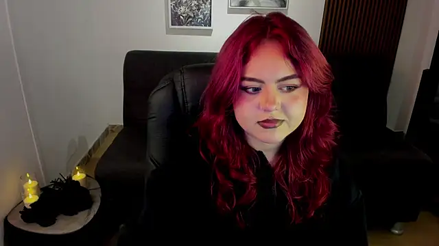 Snapshot of crimson_tati_ chatting on 09-26-25, 05:44 crimson tati online show from 09-26-25, 05:44