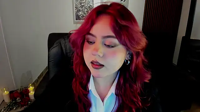 Snapshot of crimson_tati_ chatting on 09-30-25, 03:33 crimson tati online show from 09-30-25, 03:33