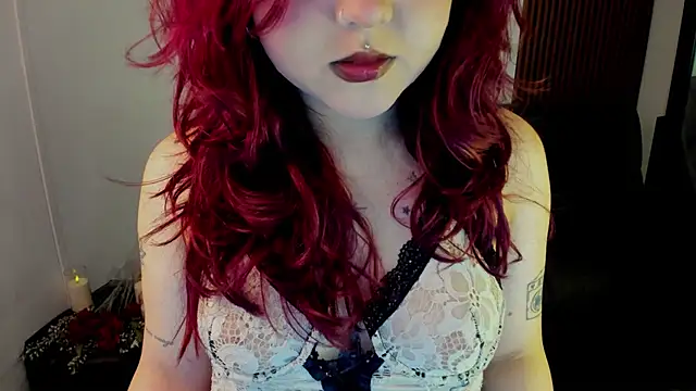 Snapshot of crimson_tati_ chatting on 11-07-25, 04:01 crimson tati online show from 11-07-25, 04:01