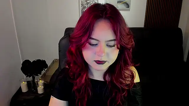 Snapshot of crimson_tati_ chatting on 11-12-25, 03:51 crimson tati online show from 11-12-25, 03:51